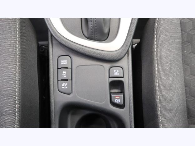 TOYOTA Yaris 1.5 HYBRID 116H DYNAMIC BUSINESS   