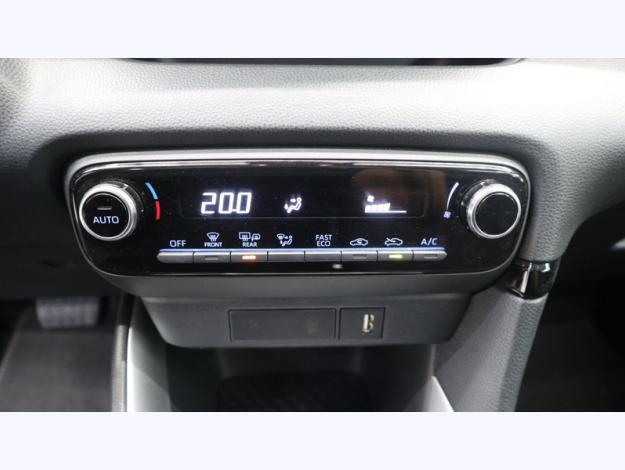 TOYOTA Yaris 1.5 HYBRID 116H DYNAMIC BUSINESS   