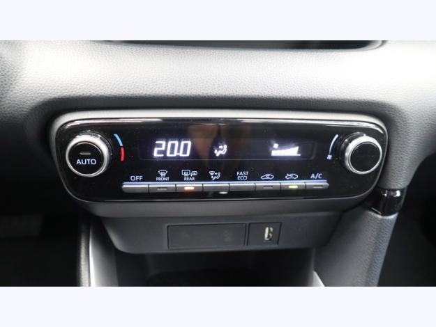 TOYOTA Yaris 1.5 HYBRID 116H DYNAMIC BUSINESS   