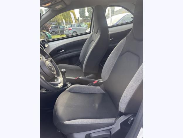 TOYOTA Aygo X 1.0 VVT-I 72 DYNAMIC  
