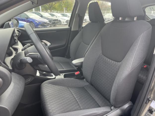 TOYOTA Yaris 116h Dynamic  