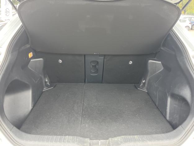 TOYOTA Yaris Cross 116h Design Cargo   
