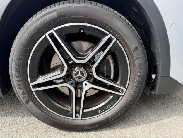 MERCEDES-BENZ GLA 200 AMG Line  