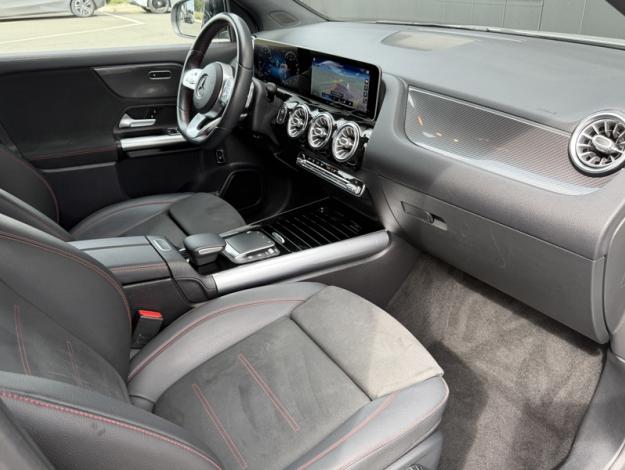 MERCEDES-BENZ GLA 200 AMG Line  