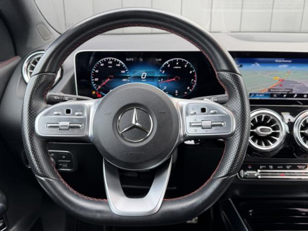 MERCEDES-BENZ GLA 200 AMG Line  