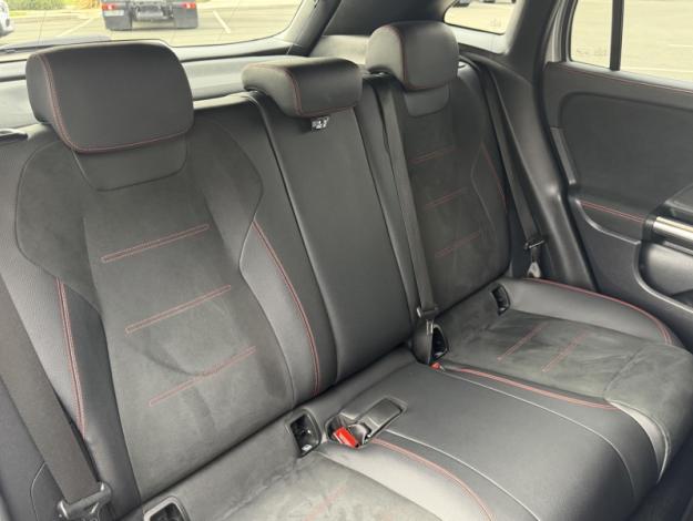 MERCEDES-BENZ GLA 200 AMG Line  