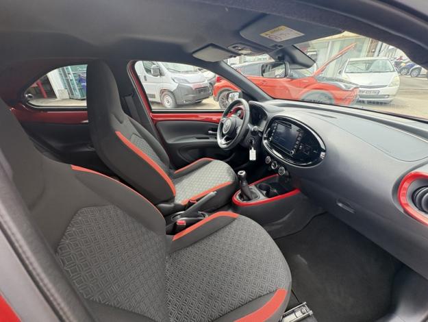 TOYOTA Aygo X 1.0 VVT-I 72 DESIGN   