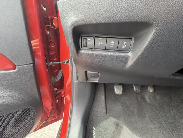 TOYOTA Aygo X 1.0 VVT-I 72 DESIGN   