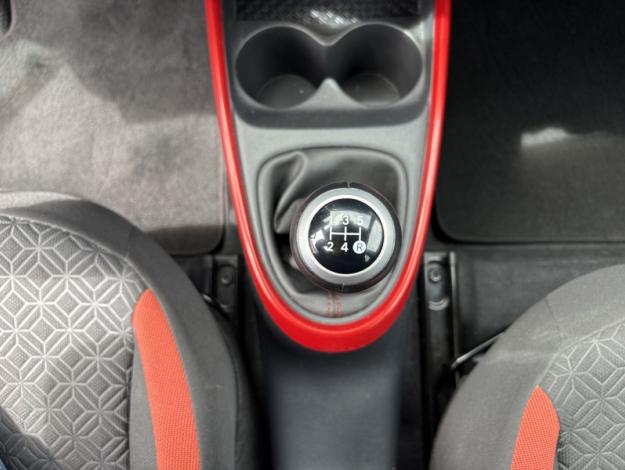 TOYOTA Aygo X 1.0 VVT-I 72 DESIGN   