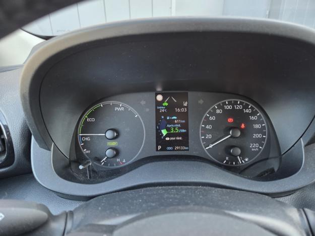 TOYOTA Yaris 116H DYNAMIC  