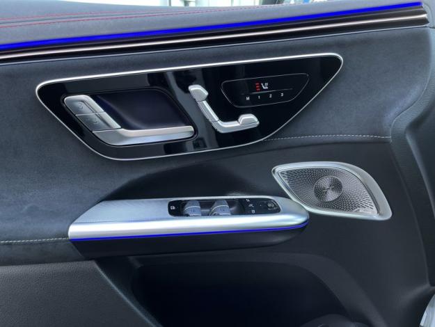 MERCEDES-BENZ EQE SUV EQE 500 4MATIC SUV Electric Art Edition (13/18)