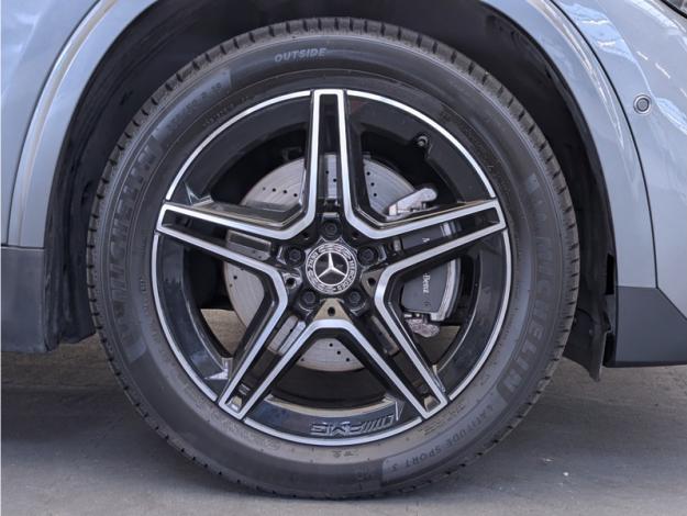 MERCEDES-BENZ GLA 200 d AMG Line  