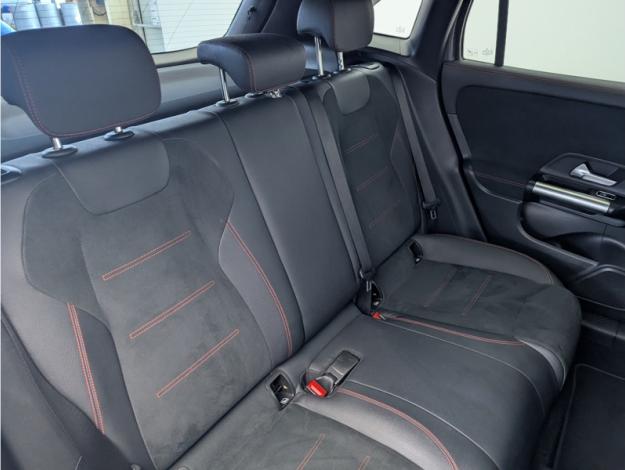 MERCEDES-BENZ GLA 200 d AMG Line  