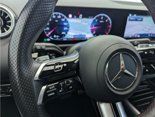 MERCEDES-BENZ GLA 200 d AMG Line  