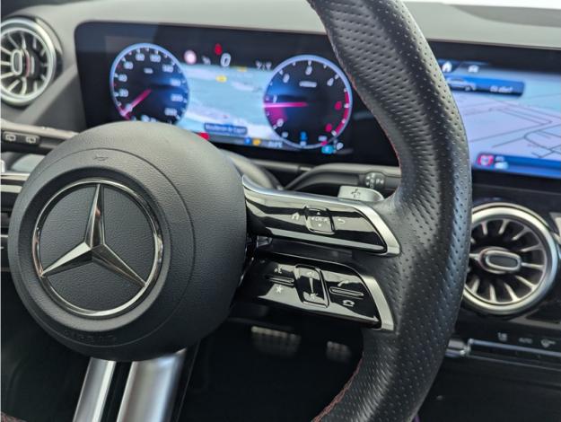MERCEDES-BENZ GLA 200 d AMG Line  