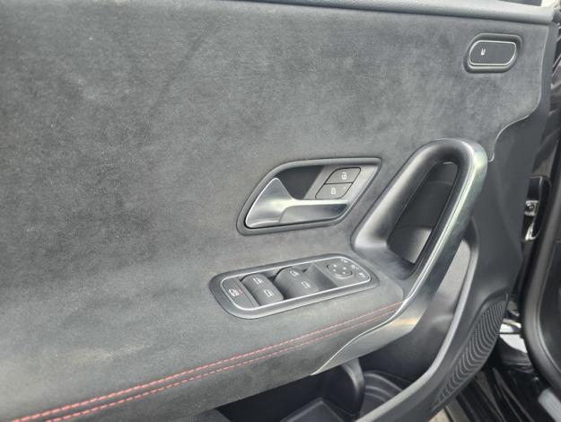 MERCEDES-BENZ Classe A 180 d AMG Line  
