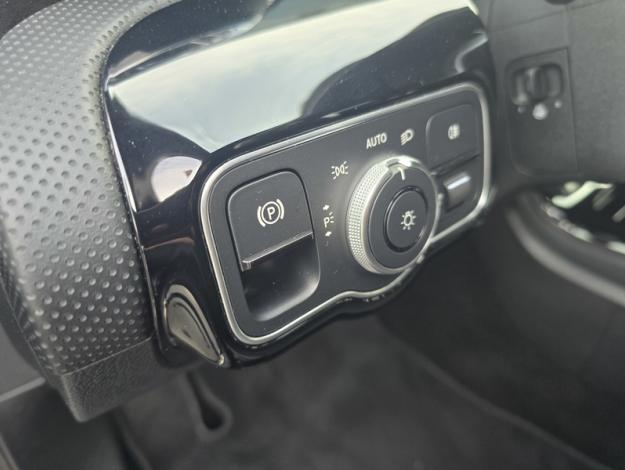 MERCEDES-BENZ Classe A 180 d AMG Line  
