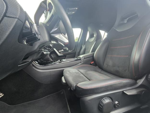 MERCEDES-BENZ Classe A 180 d AMG Line  