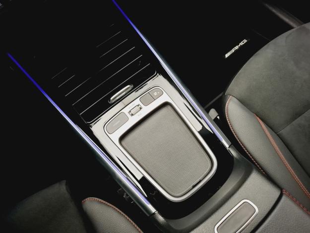 MERCEDES-BENZ GLA 200 d AMG Line  
