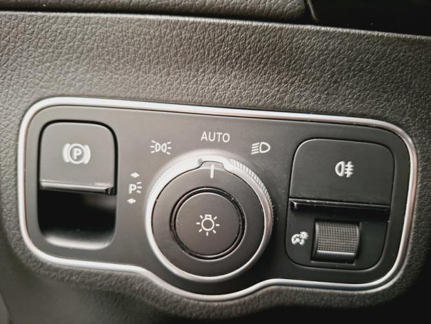 MERCEDES-BENZ GLA 200 d AMG Line  