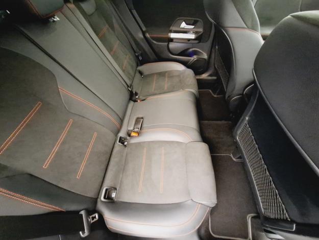 MERCEDES-BENZ GLA 200 d AMG Line  
