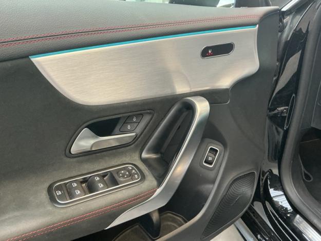MERCEDES-BENZ CLA 180 Shooting Brake AMG Line  