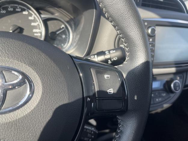 TOYOTA Yaris 100h France Business  