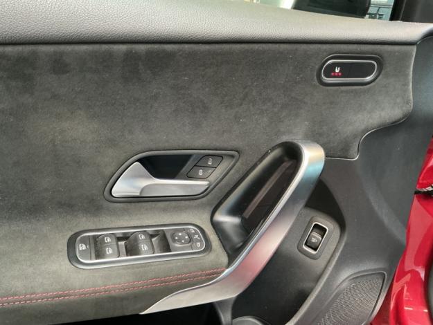 MERCEDES-BENZ A A 180 d