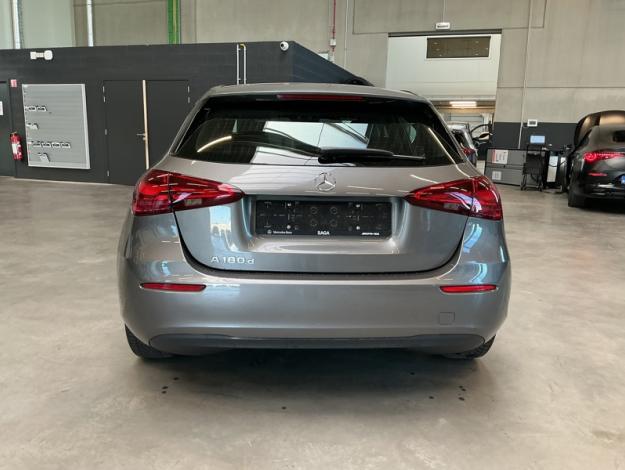 MERCEDES-BENZ A 180 d Facelift Essential Line  