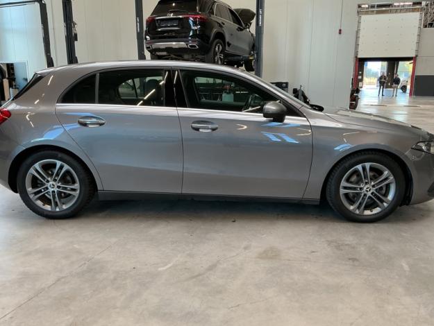 MERCEDES-BENZ A 180 d Facelift Essential Line  