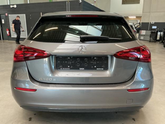 MERCEDES-BENZ A 180 d Facelift Essential Line  