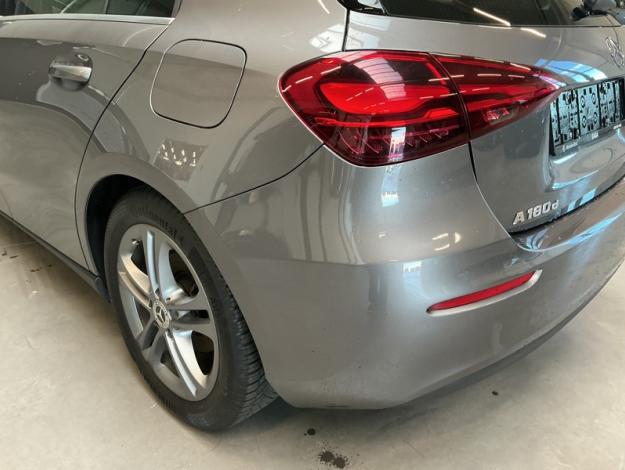MERCEDES-BENZ A 180 d Facelift Essential Line  