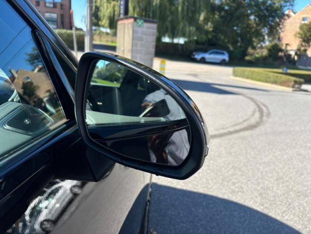 MERCEDES-BENZ GLC 300 d 4M AMG Pack Night Pano Attelage Burmester  