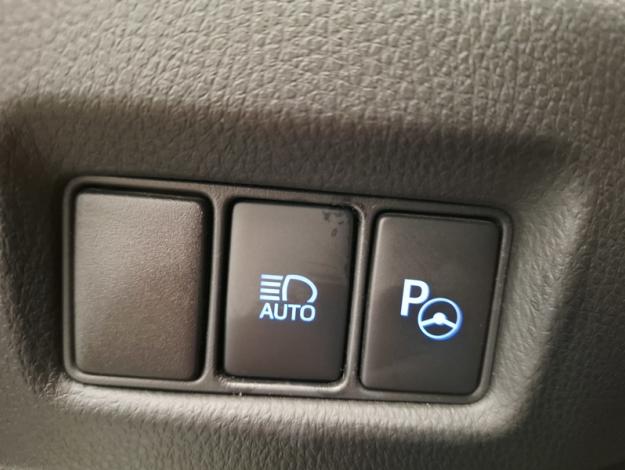 TOYOTA C-HR 1.8 HYBRIDE 122 GRAPHIC  