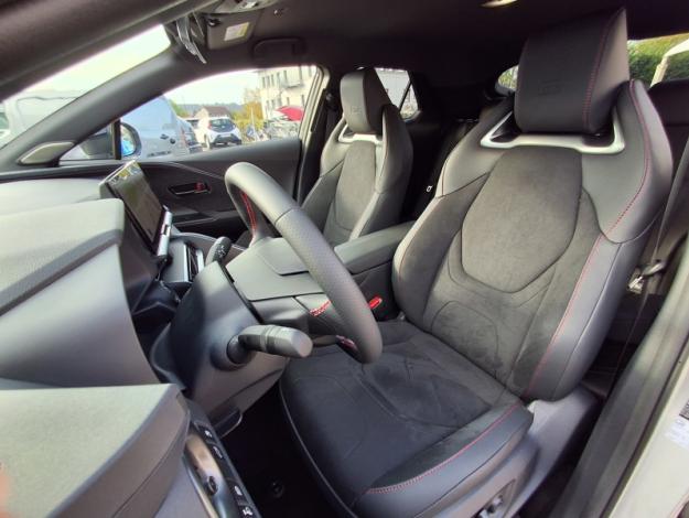 TOYOTA C-HR 1.8 HYBRIDE 140 GR SPORT  C HR HYBRIDE NG HYBRIDE 140 GR SPORT MY26
