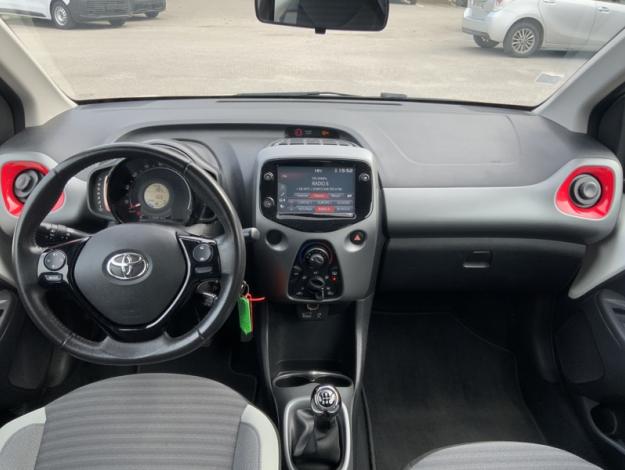 TOYOTA Aygo 1.0 VVT-i x-play  