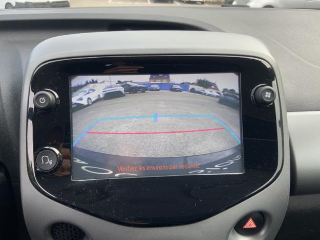 TOYOTA Aygo 1.0 VVT-i x-play  
