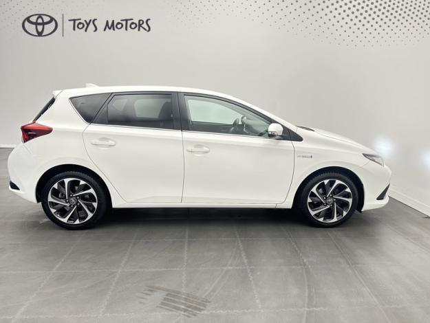 TOYOTA Auris 1.8 HYBRID 136 DESIGN  