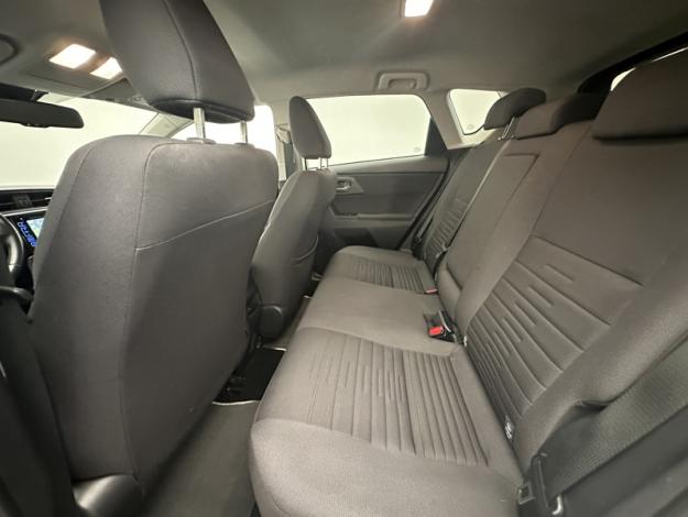 TOYOTA Auris 1.8 HYBRID 136 DESIGN  