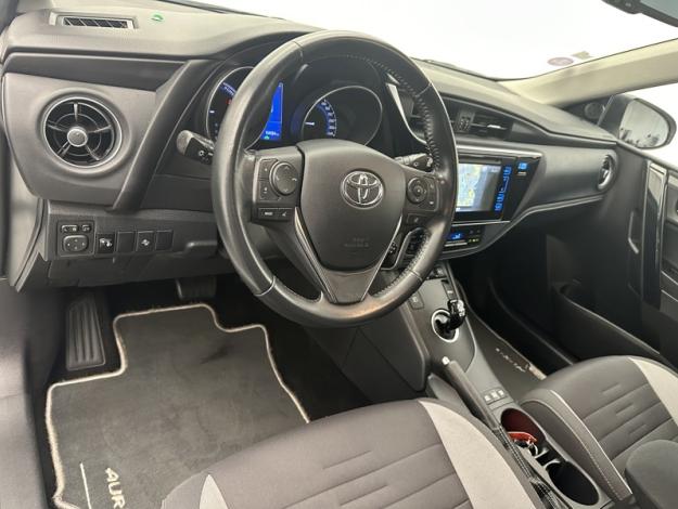 TOYOTA Auris 1.8 HYBRID 136 DESIGN  
