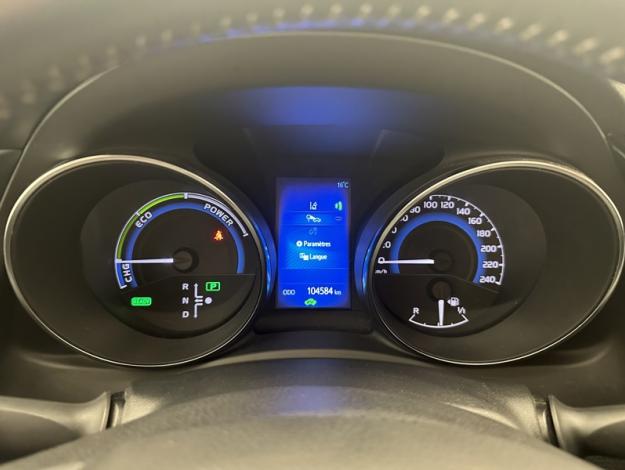 TOYOTA Auris 1.8 HYBRID 136 DESIGN  