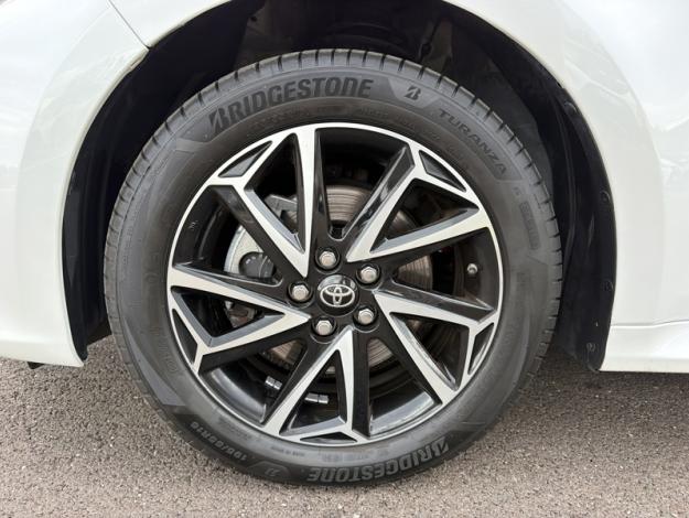 TOYOTA Yaris 1.5 HYBRID 116H DESIGN   