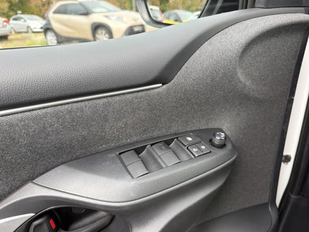 TOYOTA Yaris 1.5 HYBRID 116H DESIGN   