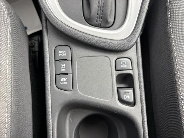 TOYOTA Yaris 1.5 HYBRID 116H DESIGN   