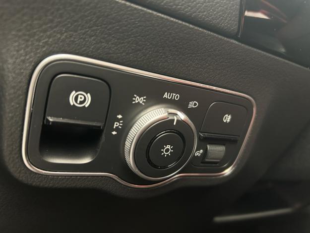 MERCEDES-BENZ GLA 200 d AMG Line  