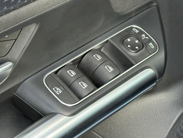 MERCEDES-BENZ EQA 250+  