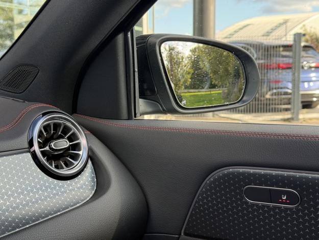 MERCEDES-BENZ EQA 250+  