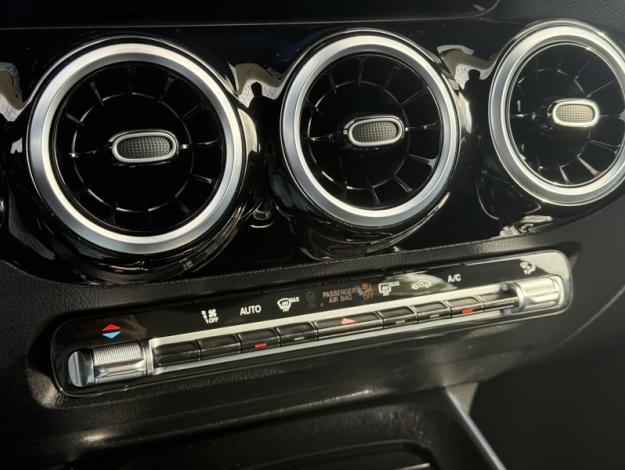 MERCEDES-BENZ GLA 200 d Progressive Line  GLA 200 d Progressive Line