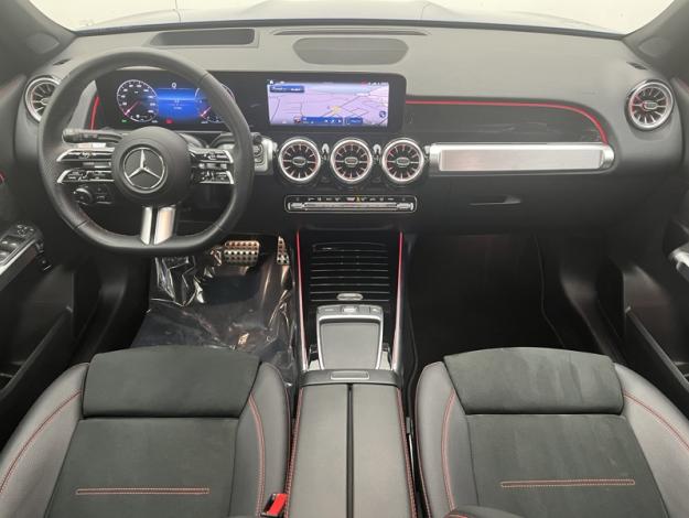 MERCEDES-BENZ GLB 200 d AMG Line  