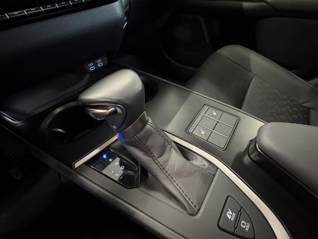 LEXUS UX 2.0 250H LUXE  2WD   